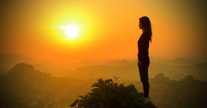 What Is Sun Gazing and How Does It Affect Us